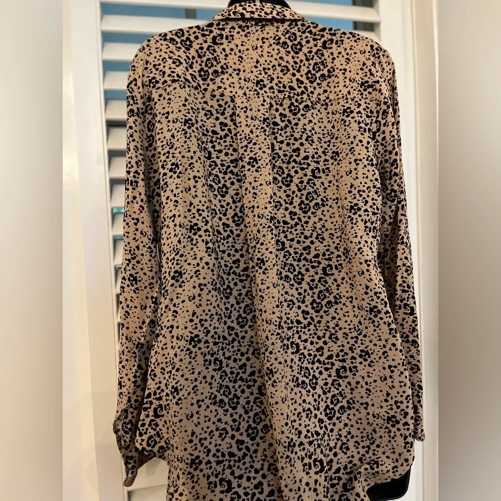 Cloth & Stone for Anthropologie Animal Print Blouse Sz Medium - Picture 5 of 10